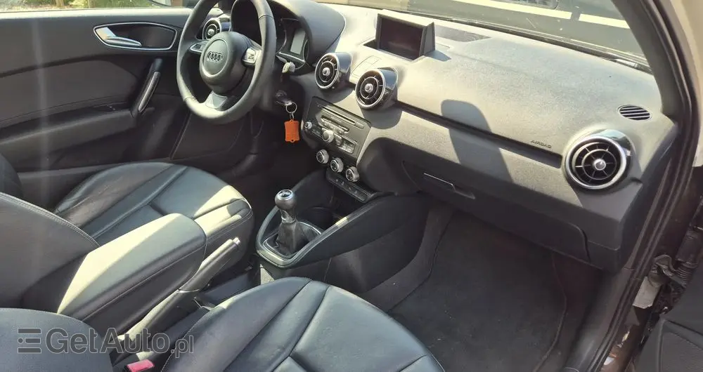 AUDI A1 3-drzwiowe 1.6 TDI Attraction