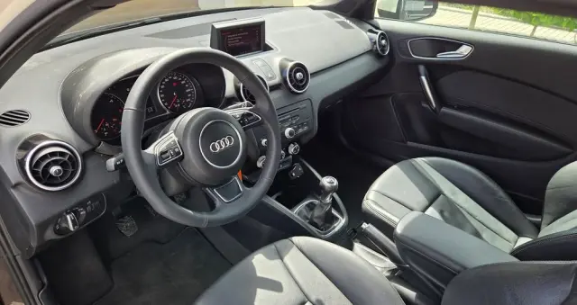 AUDI A1 3-drzwiowe 1.6 TDI Attraction