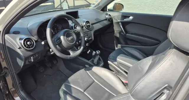 AUDI A1 3-drzwiowe 1.6 TDI Attraction