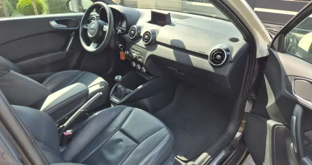 AUDI A1 3-drzwiowe 1.6 TDI Attraction