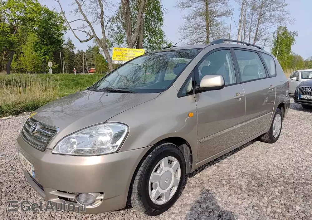 TOYOTA Avensis Verso D-4D