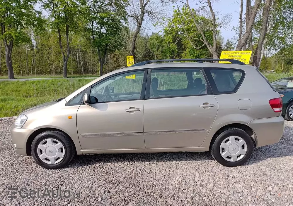 TOYOTA Avensis Verso D-4D