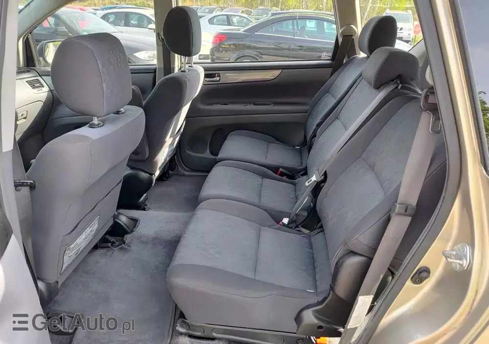 TOYOTA Avensis Verso D-4D