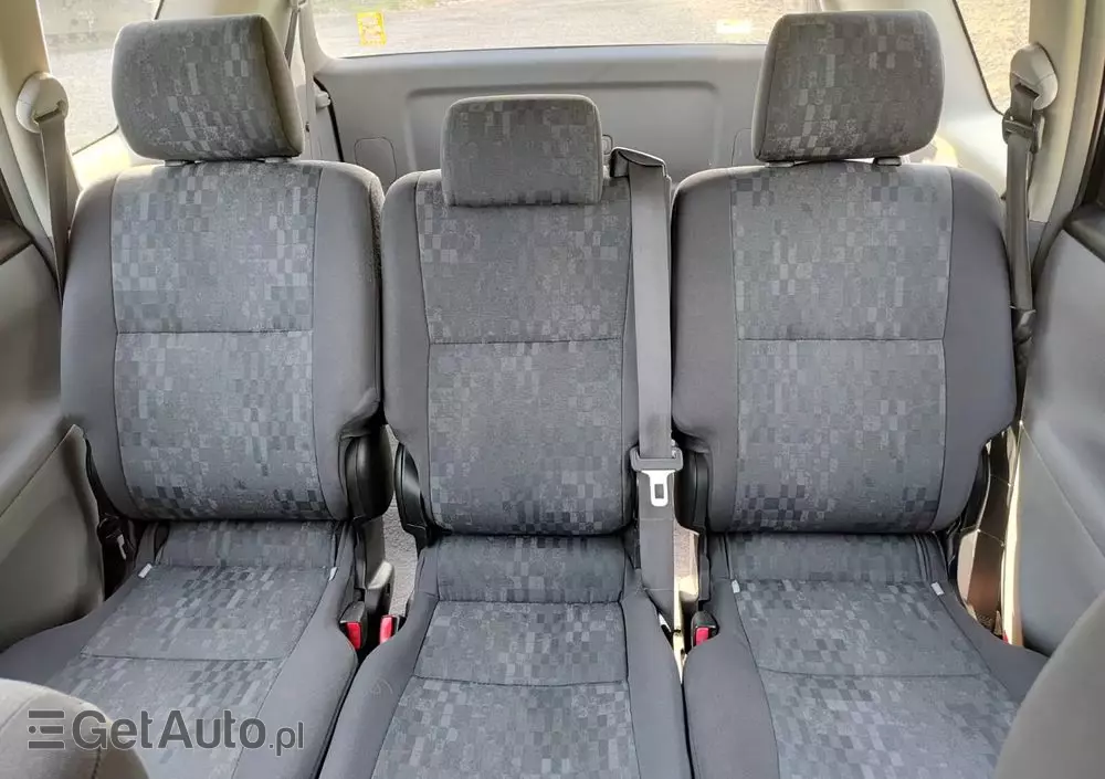 TOYOTA Avensis Verso D-4D