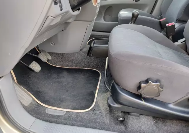 TOYOTA Avensis Verso D-4D