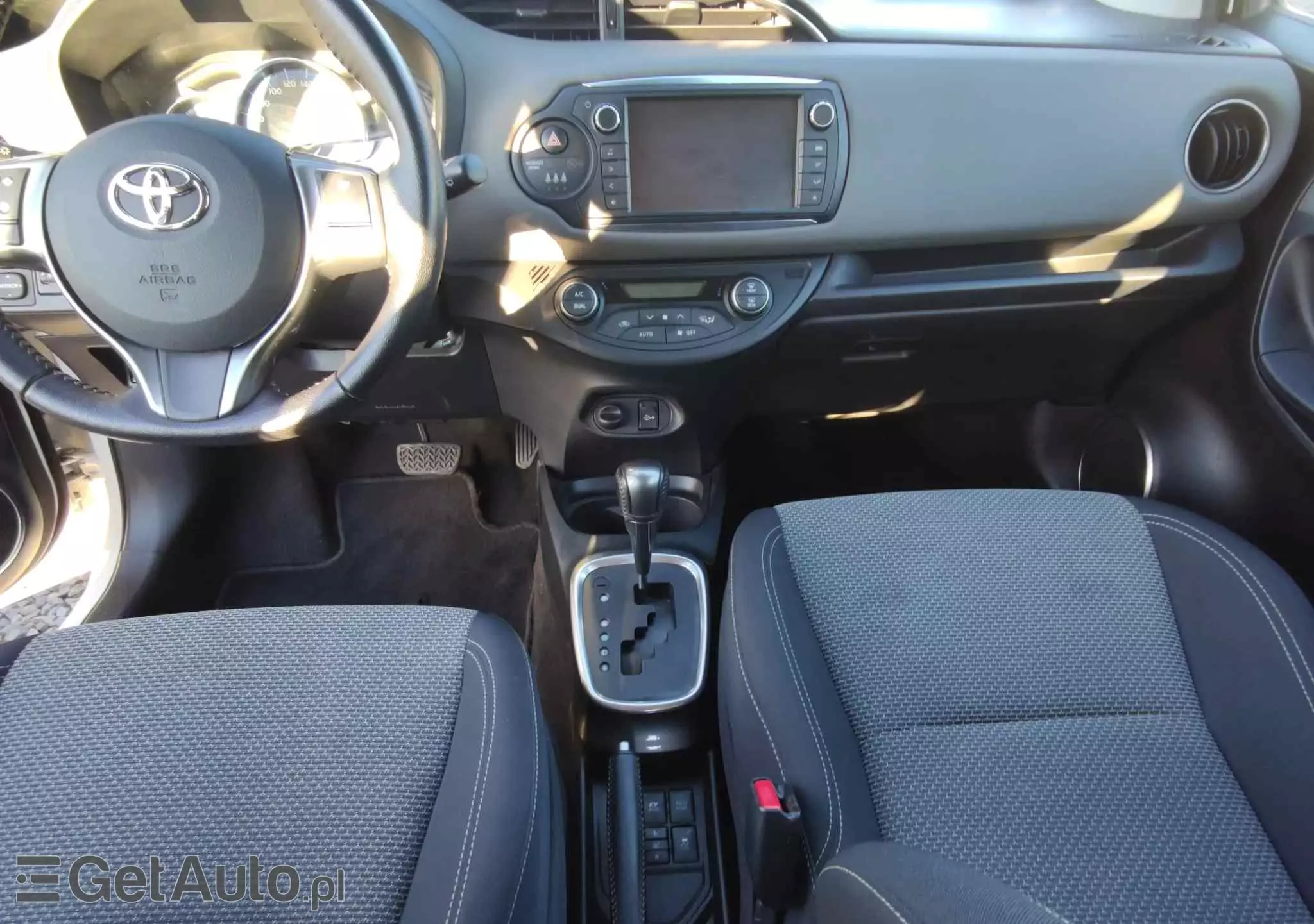 TOYOTA Yaris Hybrid 1.5 VVT-i Comfort