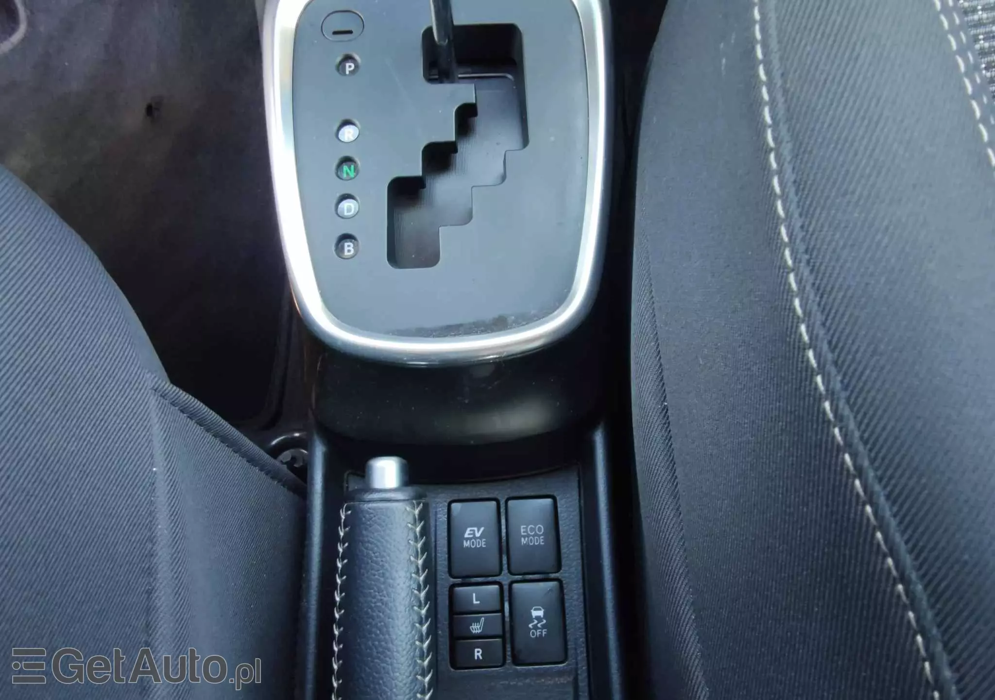 TOYOTA Yaris Hybrid 1.5 VVT-i Comfort