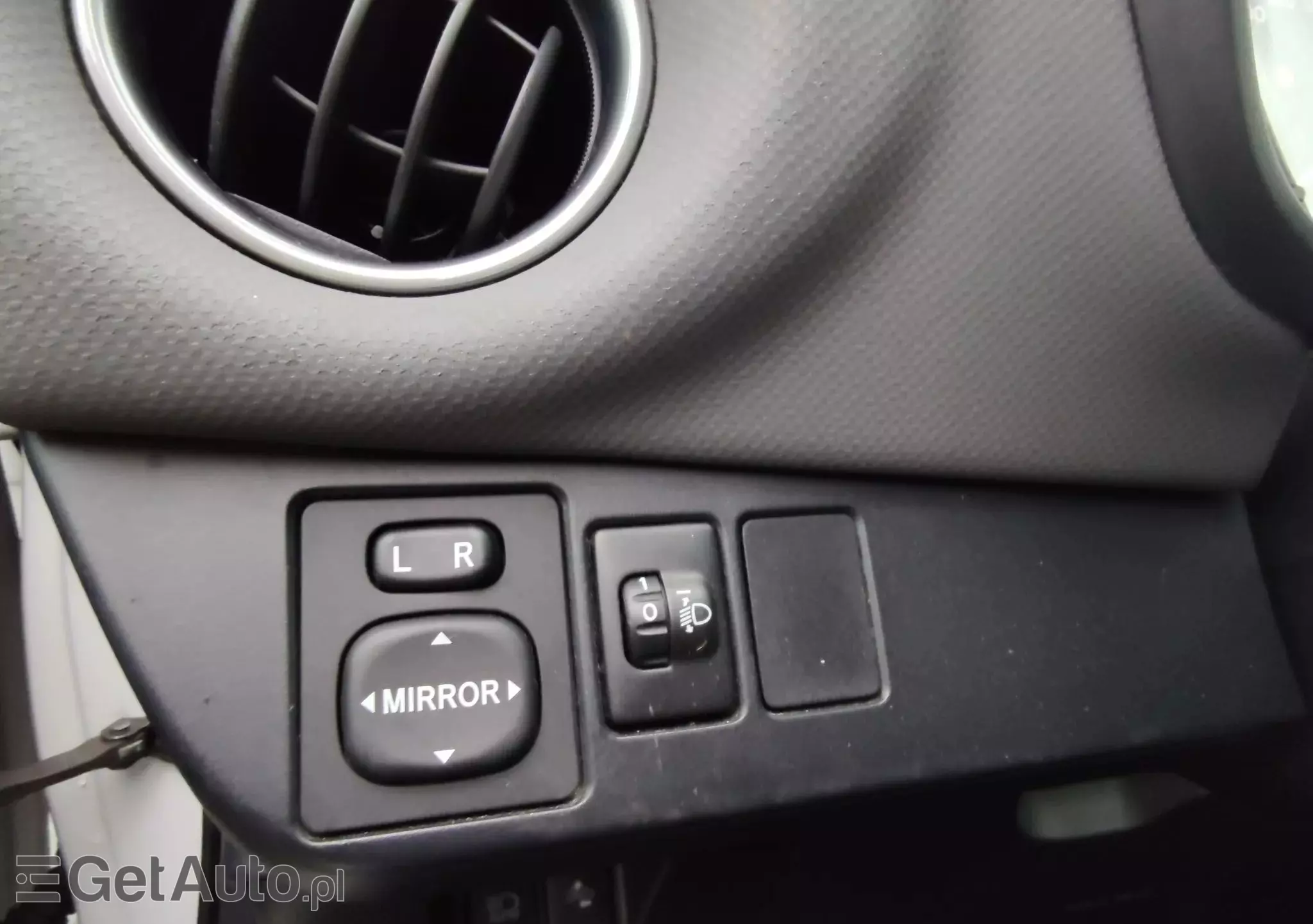 TOYOTA Yaris Hybrid 1.5 VVT-i Comfort