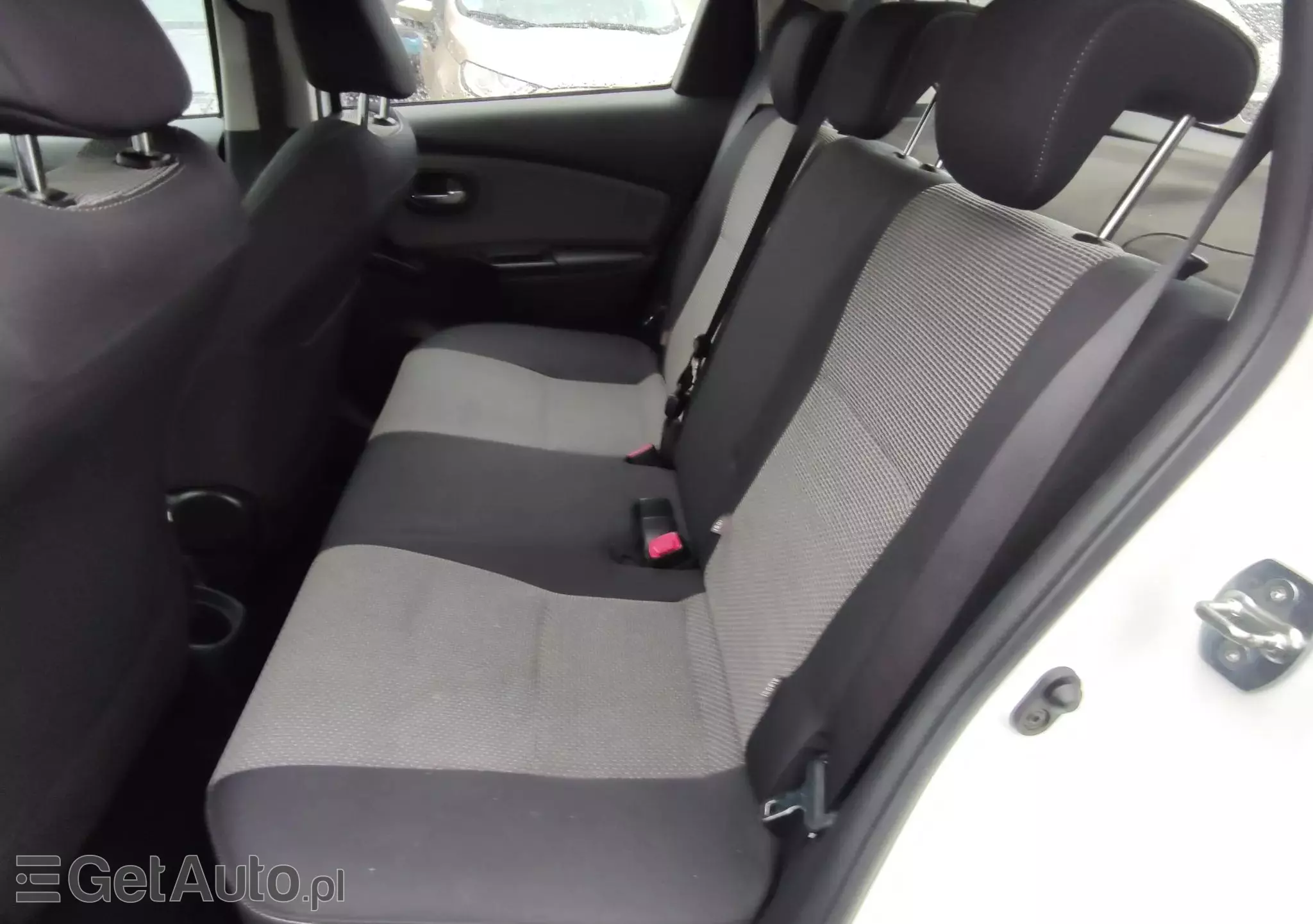 TOYOTA Yaris Hybrid 1.5 VVT-i Comfort