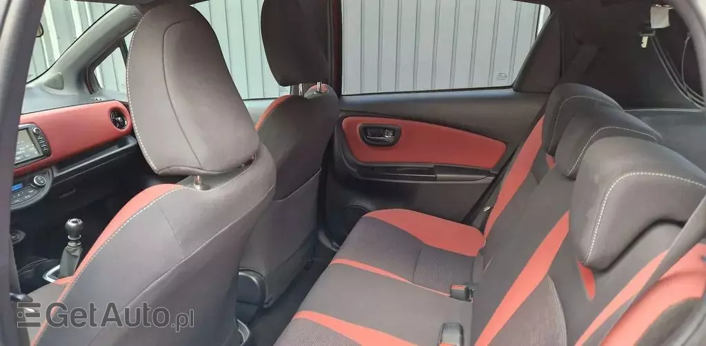 TOYOTA Yaris 