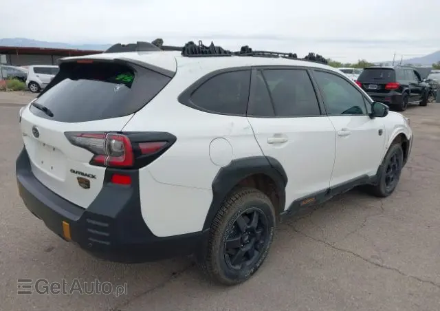 SUBARU Outback 