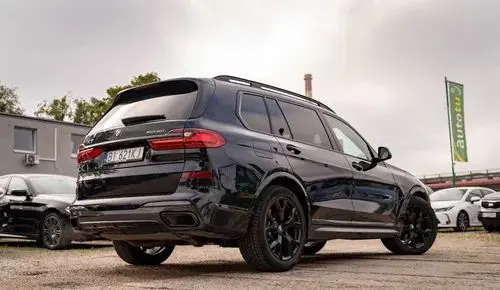 BMW X7 
