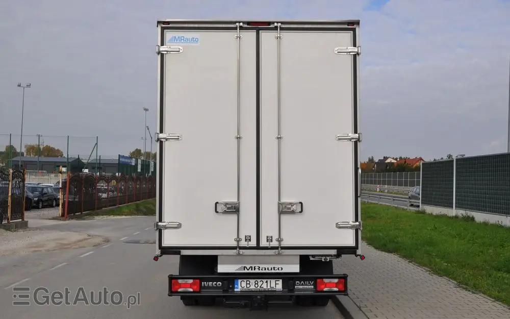 IVECO DAILY 156 KM AUTOMAT CHŁODNIA IZOTERMA KRAJOWE BEZWYPADKOWE 