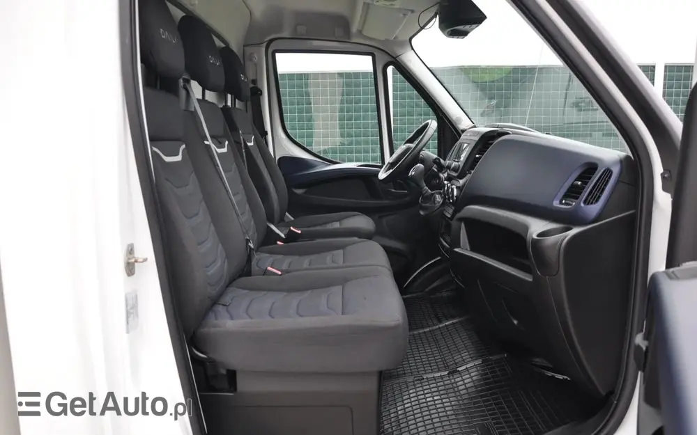 IVECO DAILY 156 KM AUTOMAT CHŁODNIA IZOTERMA KRAJOWE BEZWYPADKOWE 