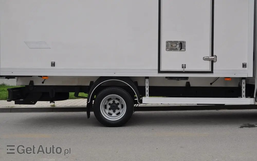 IVECO DAILY 156 KM AUTOMAT CHŁODNIA IZOTERMA KRAJOWE BEZWYPADKOWE 