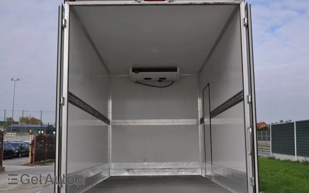 IVECO DAILY 156 KM AUTOMAT CHŁODNIA IZOTERMA KRAJOWE BEZWYPADKOWE 