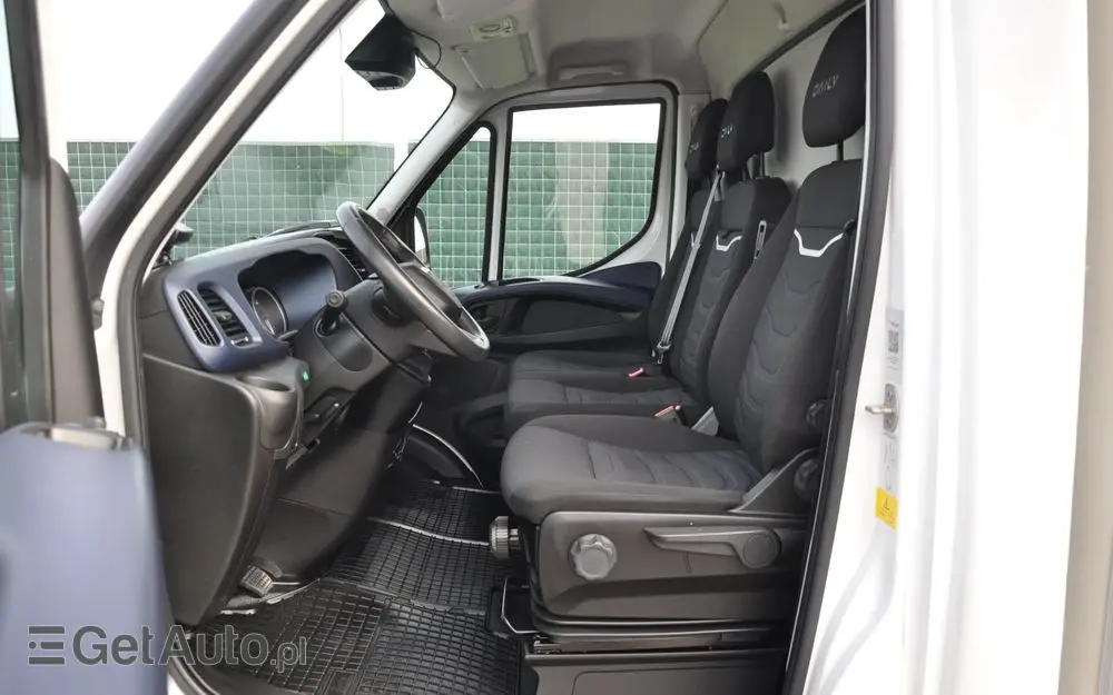 IVECO DAILY 156 KM AUTOMAT CHŁODNIA IZOTERMA KRAJOWE BEZWYPADKOWE 