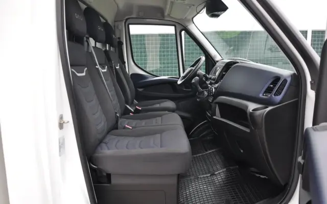 IVECO DAILY 156 KM AUTOMAT CHŁODNIA IZOTERMA KRAJOWE BEZWYPADKOWE 