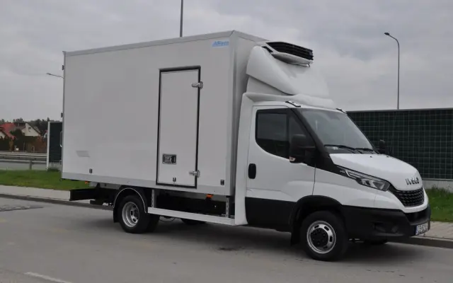 IVECO DAILY 156 KM AUTOMAT CHŁODNIA IZOTERMA KRAJOWE BEZWYPADKOWE 