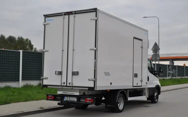 IVECO DAILY 156 KM AUTOMAT CHŁODNIA IZOTERMA KRAJOWE BEZWYPADKOWE 