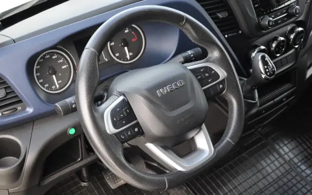 IVECO DAILY 156 KM AUTOMAT CHŁODNIA IZOTERMA KRAJOWE BEZWYPADKOWE 