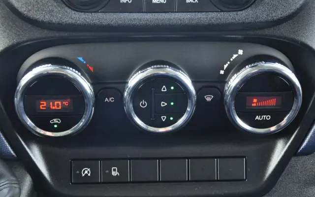 IVECO DAILY 156 KM AUTOMAT CHŁODNIA IZOTERMA KRAJOWE BEZWYPADKOWE 