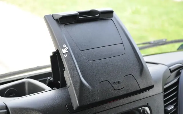 IVECO DAILY 156 KM AUTOMAT CHŁODNIA IZOTERMA KRAJOWE BEZWYPADKOWE 