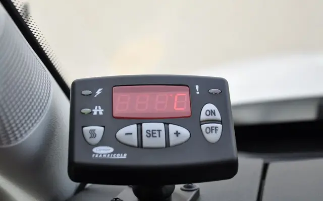 IVECO DAILY 156 KM AUTOMAT CHŁODNIA IZOTERMA KRAJOWE BEZWYPADKOWE 