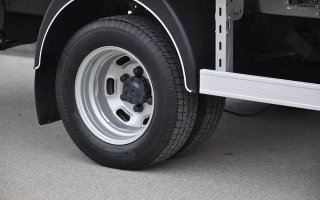 IVECO DAILY 156 KM AUTOMAT CHŁODNIA IZOTERMA KRAJOWE BEZWYPADKOWE 