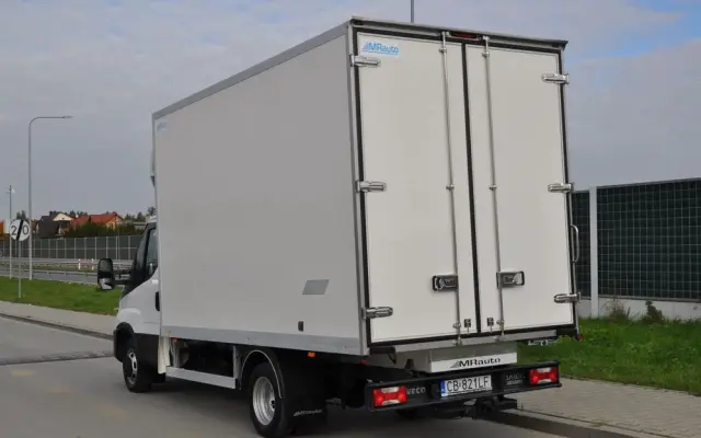 IVECO DAILY 156 KM AUTOMAT CHŁODNIA IZOTERMA KRAJOWE BEZWYPADKOWE 