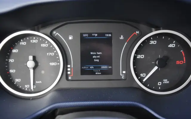 IVECO DAILY 156 KM AUTOMAT CHŁODNIA IZOTERMA KRAJOWE BEZWYPADKOWE 