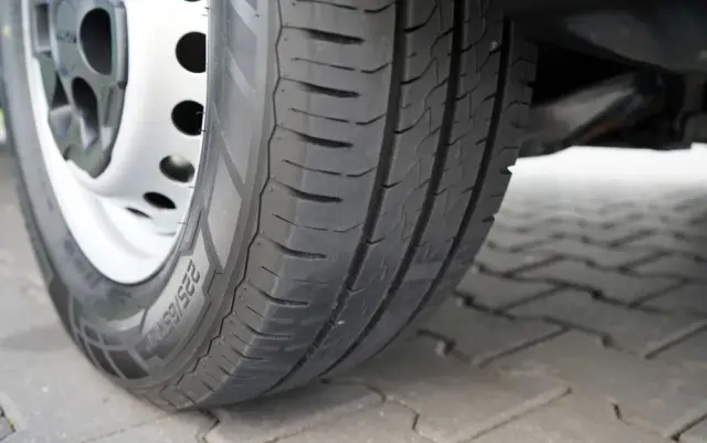 IVECO DAILY 35-180 / KONTENER - FIRANKA / AUTOMAT / WINDA DHOLLANDIA /  DMC: 3500 KG /  2021 