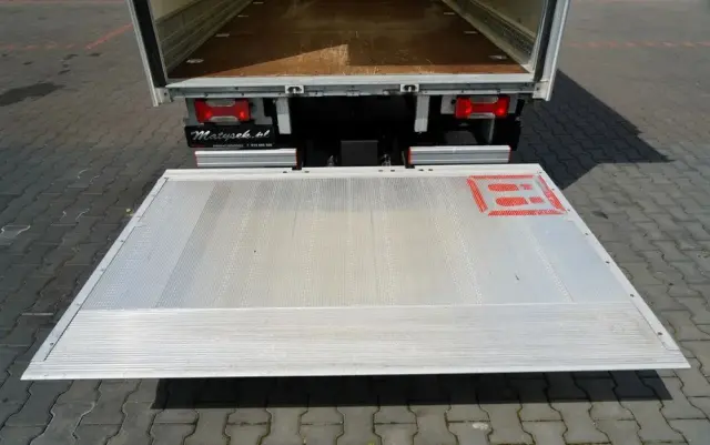 IVECO DAILY 35-180 / KONTENER - FIRANKA / AUTOMAT / WINDA DHOLLANDIA /  DMC: 3500 KG /  2021 