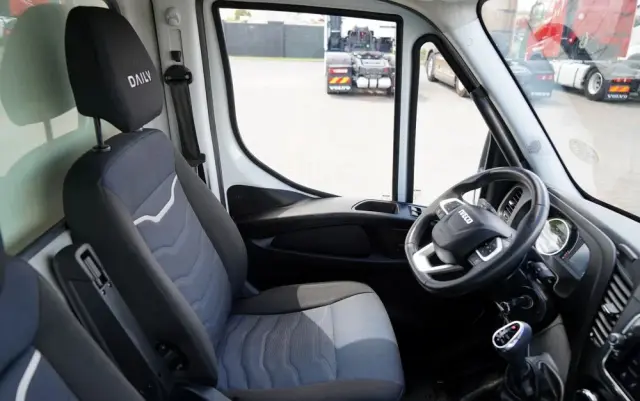 IVECO DAILY 35-180 / KONTENER - FIRANKA / AUTOMAT / WINDA DHOLLANDIA /  DMC: 3500 KG /  2021 