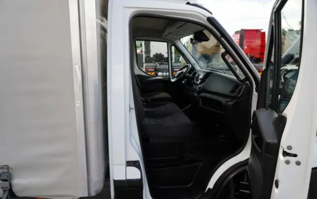 IVECO DAILY 35-180 / KONTENER - FIRANKA / AUTOMAT / WINDA DHOLLANDIA /  DMC: 3500 KG /  2021 