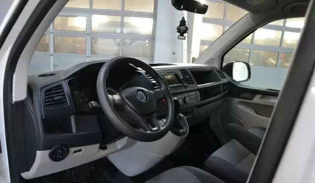 VOLKSWAGEN Transporter 