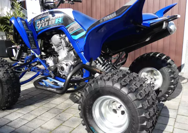 YAMAHA Raptor 