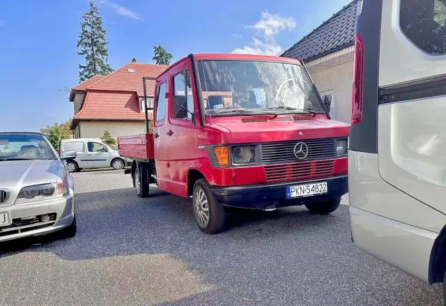 MERCEDES-BENZ 207 - 310 