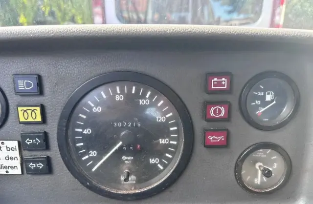 MERCEDES-BENZ 207 - 310 