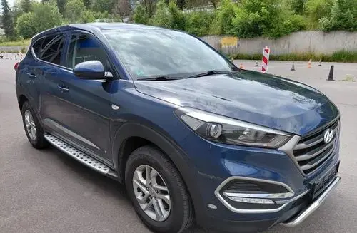 HYUNDAI Tucson 