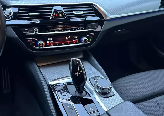 BMW Seria 5 540d xDrive M Sport sport