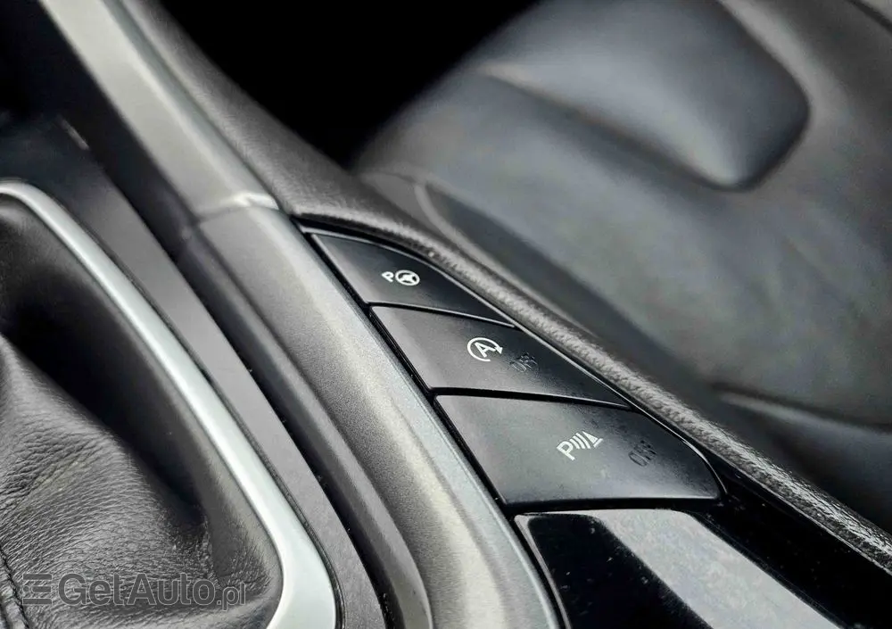 FORD Mondeo SW 2.0 TDCi Bi-Turbo PowerShift-Aut ST-Line