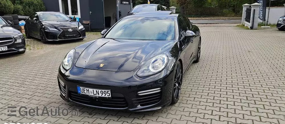 PORSCHE Panamera Turbo PDK