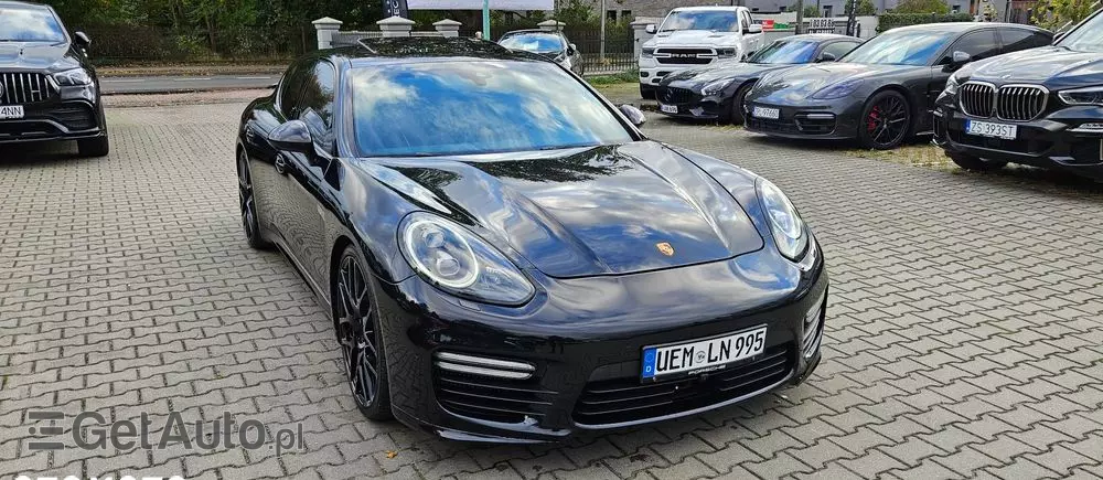 PORSCHE Panamera Turbo PDK