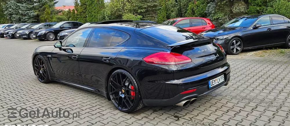 PORSCHE Panamera Turbo PDK