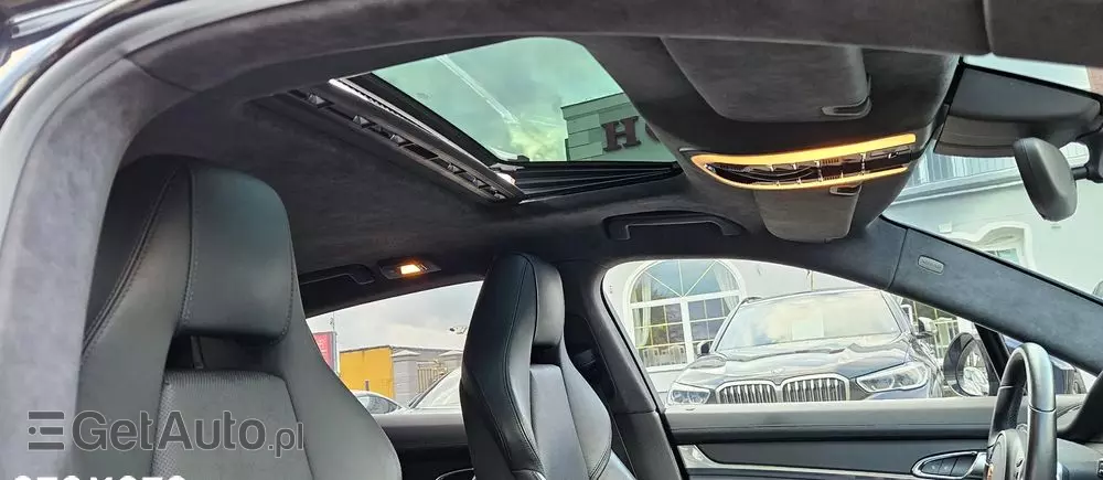 PORSCHE Panamera Turbo PDK