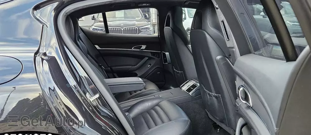 PORSCHE Panamera Turbo PDK