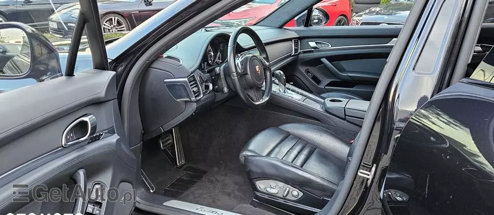 PORSCHE Panamera Turbo PDK