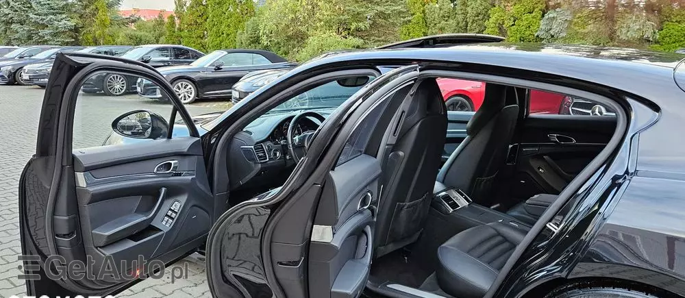 PORSCHE Panamera Turbo PDK