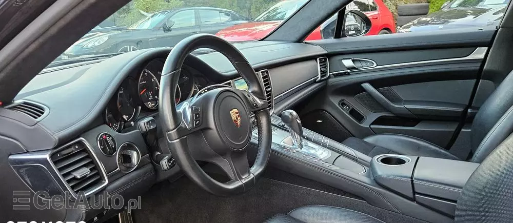 PORSCHE Panamera Turbo PDK